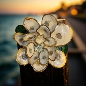 Elegant Gold and White Oyster Magnolia